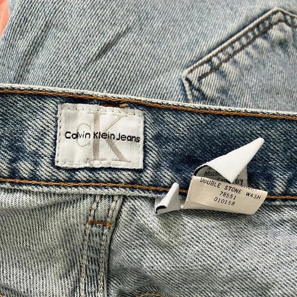 Vintage Calvin Klein Shorts Easy Fit Double Stone Wash Denim Jean Shorts - Picture 5 of 7